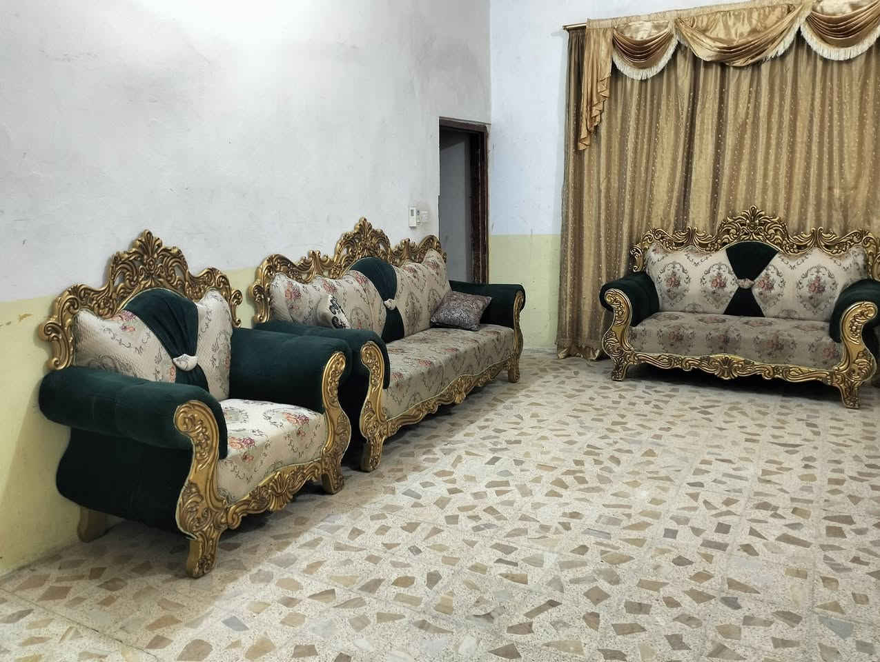 تخم ملكي كلش نظيف 10نفرات الشراي يتصل بالرقم ***********المكان بعقوبه بهرز
