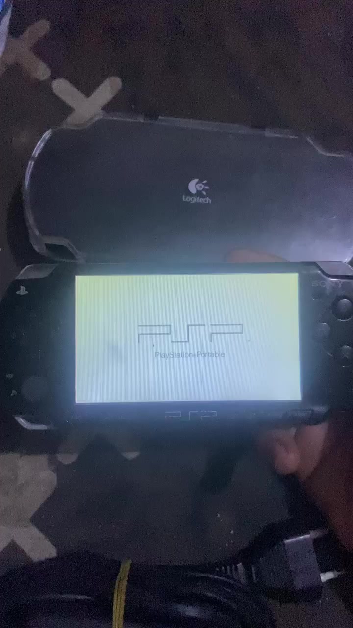 السلام عليكم psp سلم نضيف رام 4 گيگا بي العاب بلي ون وpsp بطارية ممتازه مع الشاحنه الاصليه وحافضه بي نقطه سواد بالشاشة موضحه بالفيديو ابد ما تبين باللعب 

السعر  40 

توصيل متوفر


**إذا كنت صاحب هذا الإعلان وتريد حذفه لأي سبب، رجاءا أرسل رسالة إلى الدعم الفني**