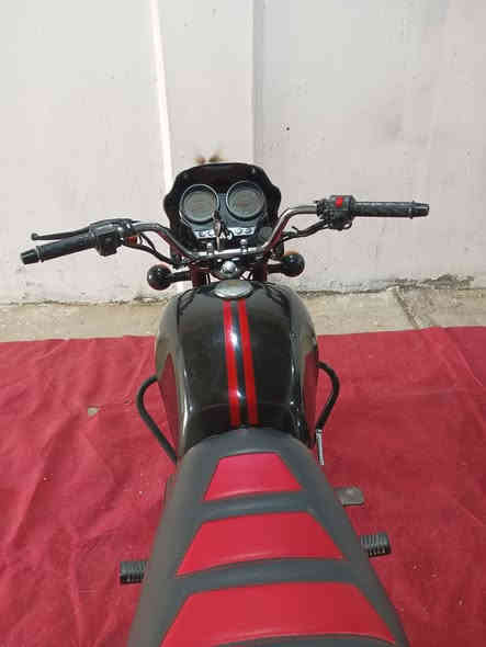 دايوان
سنويه 
رقم واسط 
موديل ٢٠٢١
مكفول 
واسط قضاء بدره 
***********
