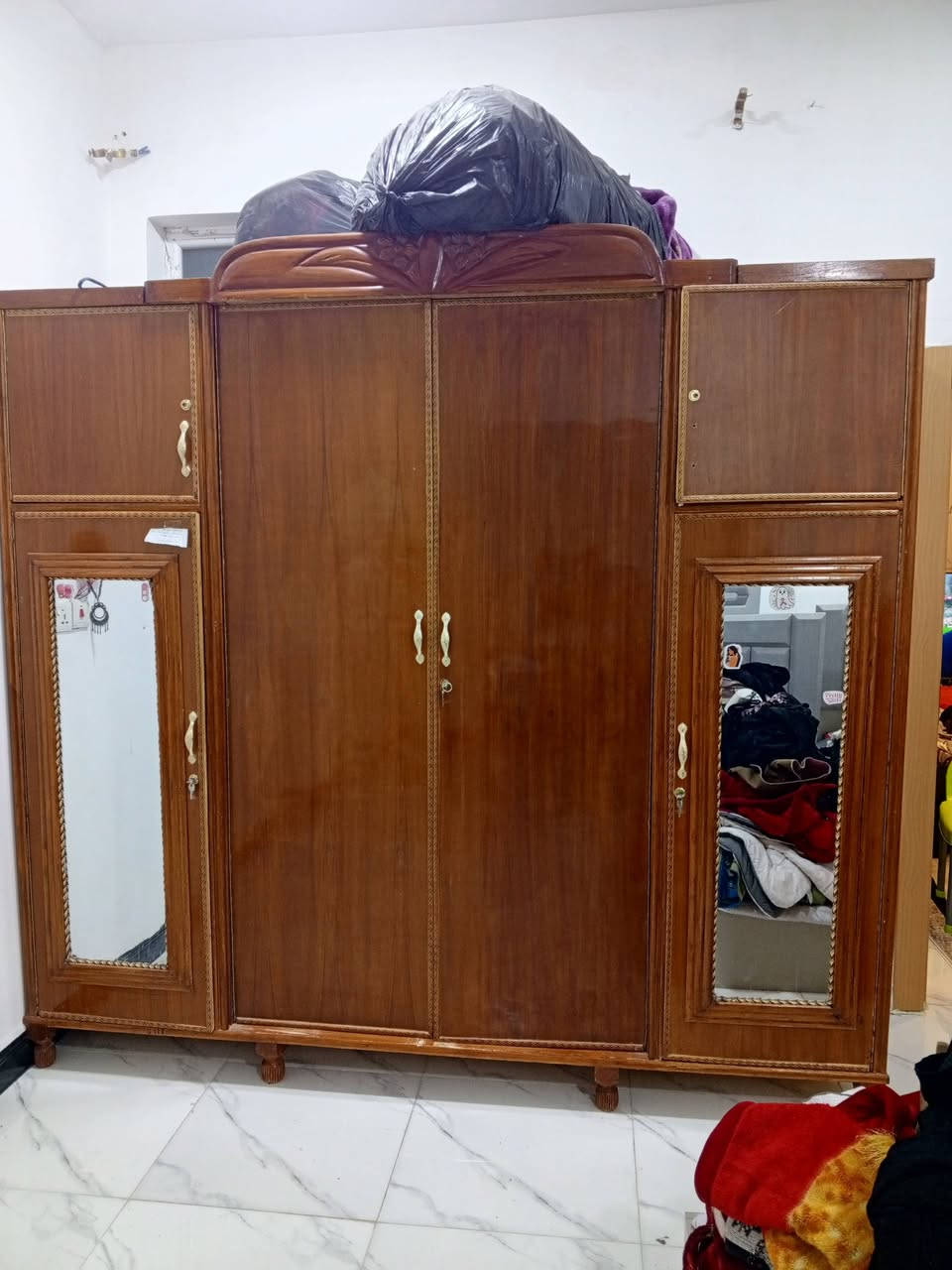 كنتور تسكام للبيع نظافة 90% اربع ابواب ***********
