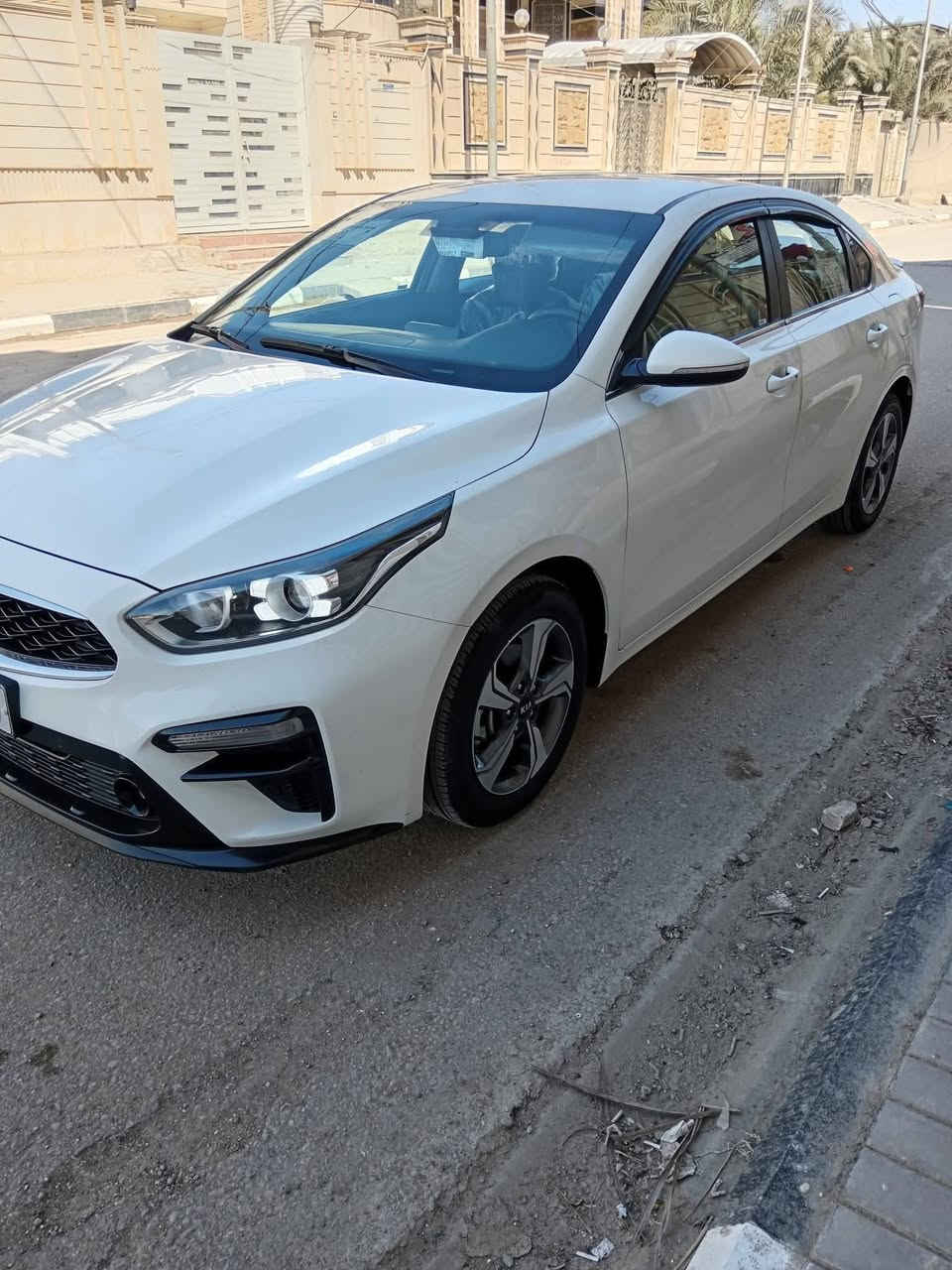 كيا سيراتو خليجي ٢٠١٩ رقم بغداد انكليزي بأسمي مداور ثاني
مكفوله  السياره جديده بدون لا صبغ ولا تبديل ولا ضربه 
الموصفات فول عدا الفتحه
بصمه تشغيل + بصمات ابواب
تشغيل عن بعد + جنطه ذكيه 
محرك ١٦٠٠ اقتصادي بدون ادوانز
فول تحكم استيرن    
حساس امامي دكمه    + حساس خلفي
كشنات مغلفه     + الارضيه جلد+ الجنطه جلد
مري شفط      + اشاير مري + نظام ترحيب
شاشه عطلات       ماشيه 98  الف حقيقي شرط 
بصمات عدد ٢.        تبريد قطعتين
٣ انظمة عاي وسبورت واقتصادي
خمسه ويل كب.   سبير جديد ما مستعمل
لد امامي.     + لد خلفي
للاتصال *********** بدون مراوس بيع فقط
