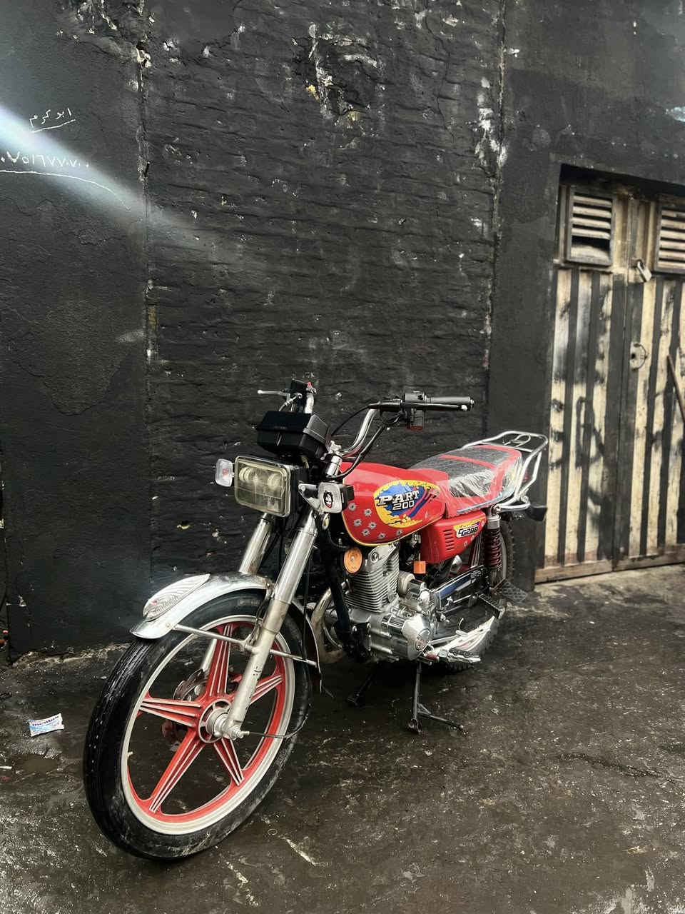 ماطور نوعية PART 200 
موديل 2017 نظيف جدا ومرتب 
ما ناقص برغي ساعة اكتروني 
كهربائي كلو شغال 
منفيس اصلي 
السعر (340)$ بيها مجال بسيط 
للتواصل مع *********** واتساب او اتصال
