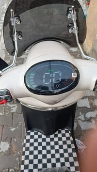 دراجه شحن للبيع  جديده قبل يومين اشتريتهة مع ورقه الضمان  دراجه بصمتين...