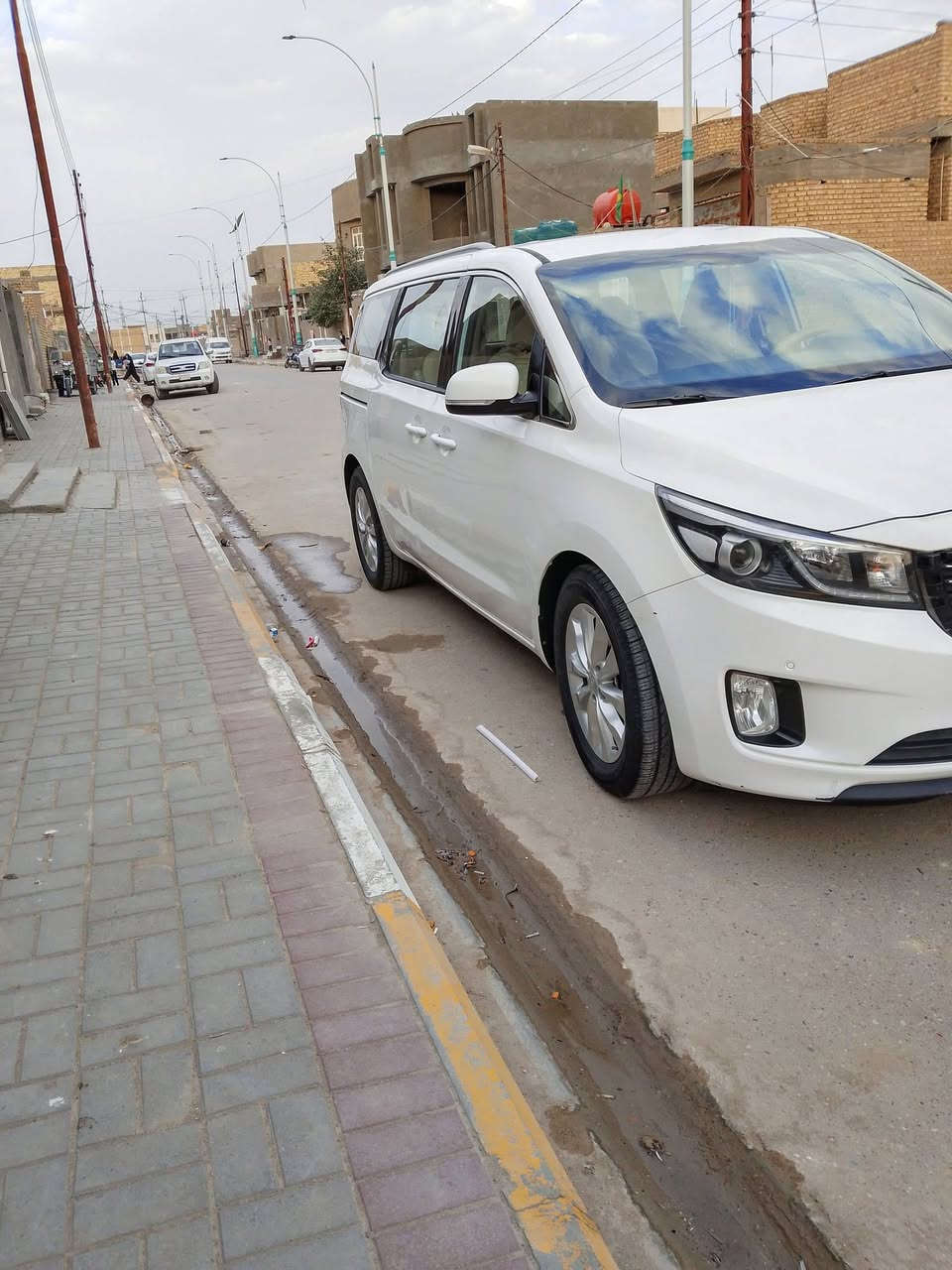 كيا كرنفال خليجي 
موديل ١٦
الاستفسار ***********
