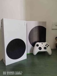 اكس بوكس سيريس اس للبيع الجهاز نضيف جداََ مع كامل ملحقاتة السعر 350 مك...