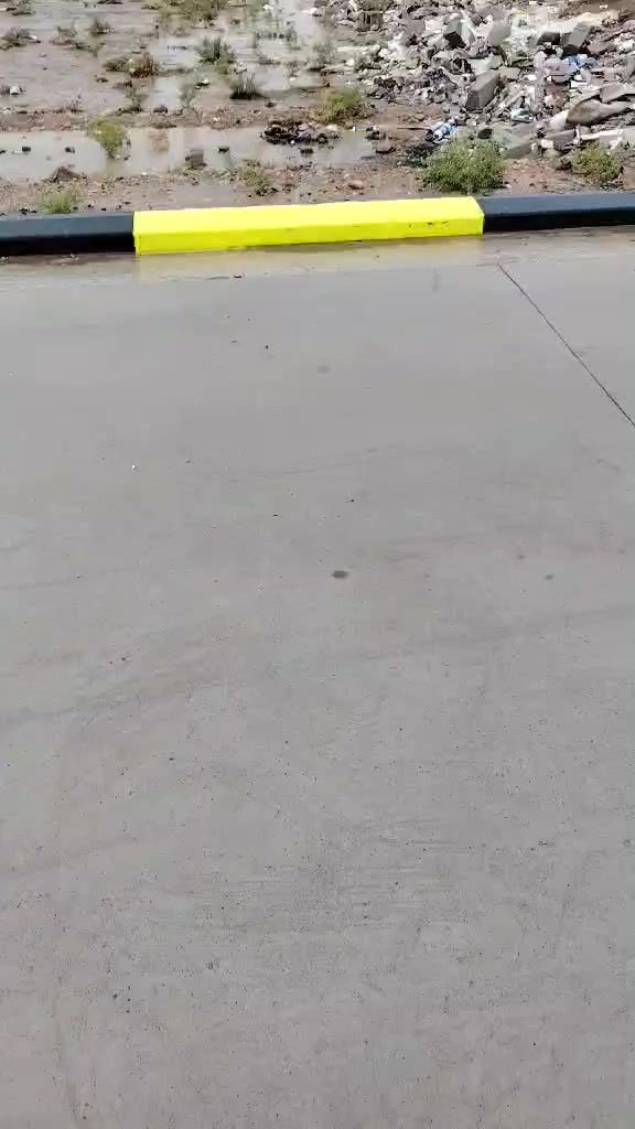 بيتين البيع مجمع أنصار مقطع جديد
مساحه بيت جبير طابقين بنايه جديد  مسحه بيت 182 متر
سعره 75 / وثاني بيت طابق واحد مسحه 130 متر سعر 50 /*********** /85902 075122
