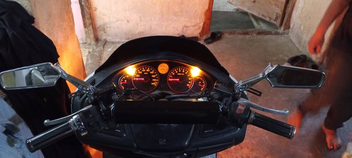 فورزه 09
دراجه فول نضافه 
دراجه لون ابيض
صالنصه رياضي

الدراجه بيه نضام مانع انزلاق

يدات السكليتر رياضي يعني الدراجه مزوده 

الدراجه ملغي الكير مالهى

الدراجه فول مواصفات

والدراجه مابيهى اي عطل

الدراجه كامله مكمله

الستفسار

***********

مكاني بغداد مدينت الصدر الحميديه
