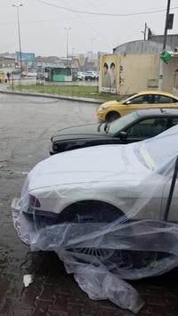 ابو حيدر نايم بالبيت واحنة نايمين بالمطر نكمل تحويرة سيارته قبل العيد