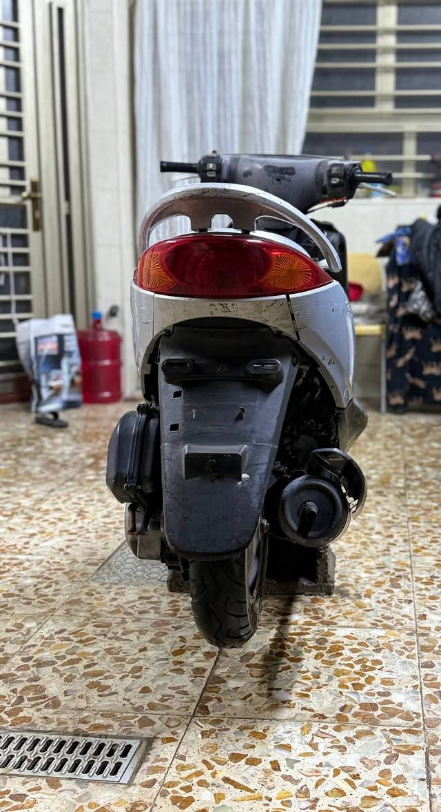 السلام عليكم خوان عدي بريز للبيع الدراجة نضيفة السعر 600 الف وبيهة مجال بعد تدلوون اي ستفسار عل رقم.. *********** واتساب فقط . 
بلخدمة .
