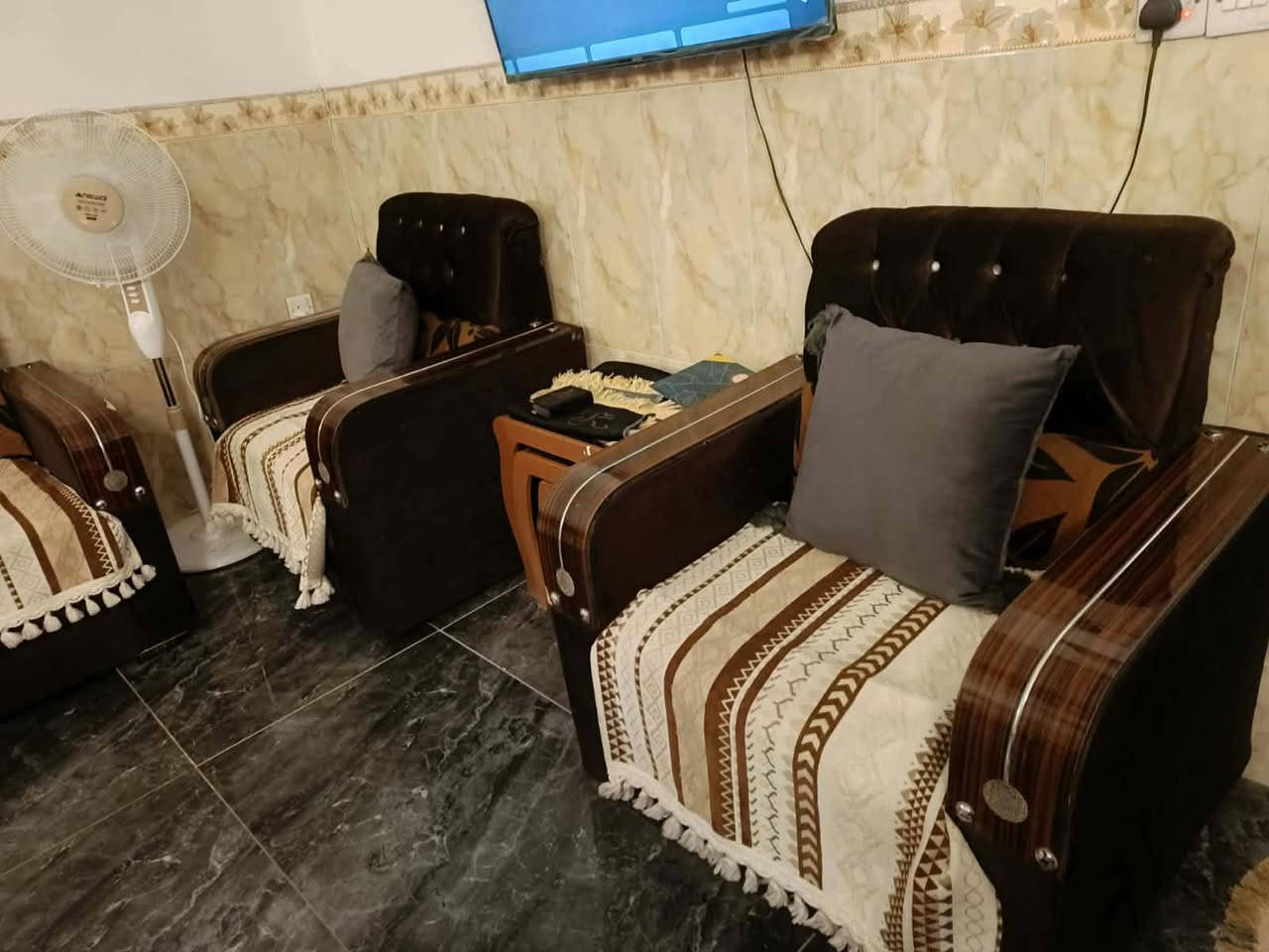 تخم 20 مقعد ب 600 . اذا تريد 10 مقاعد ب 300 او بي مجال الشراي يجي خاص


**إذا كنت صاحب هذا الإعلان وتريد حذفه لأي سبب، رجاءا أرسل رسالة إلى الدعم الفني**