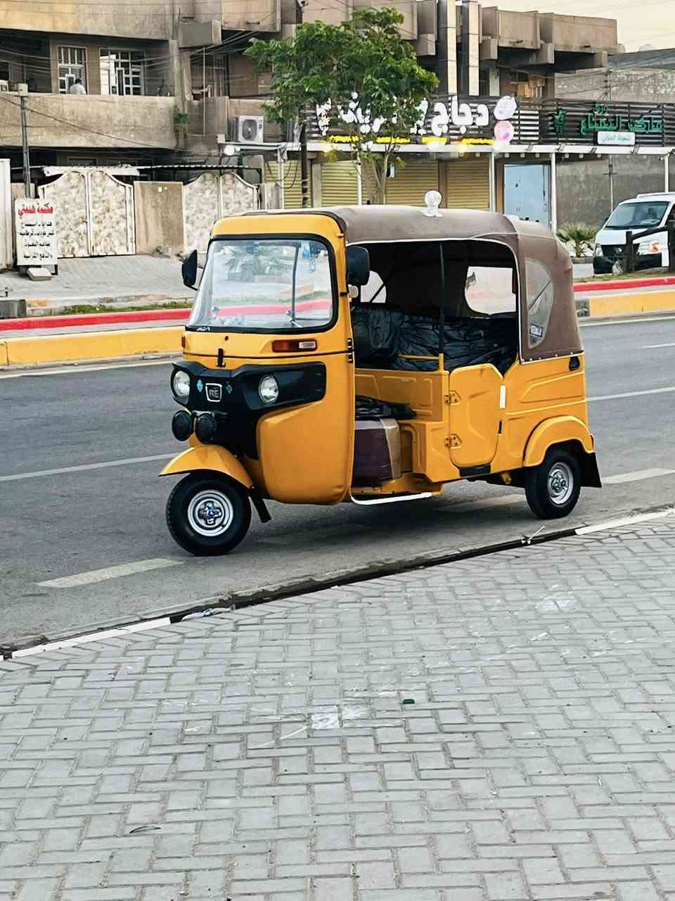 السلام عليكم
تكتك2021
بيهاا ضربه بلصفحه
محرك مكفول
كهربأيات مكفوله 
ب7600
***********
ملاحظة مصبوغه عام للجماليه
