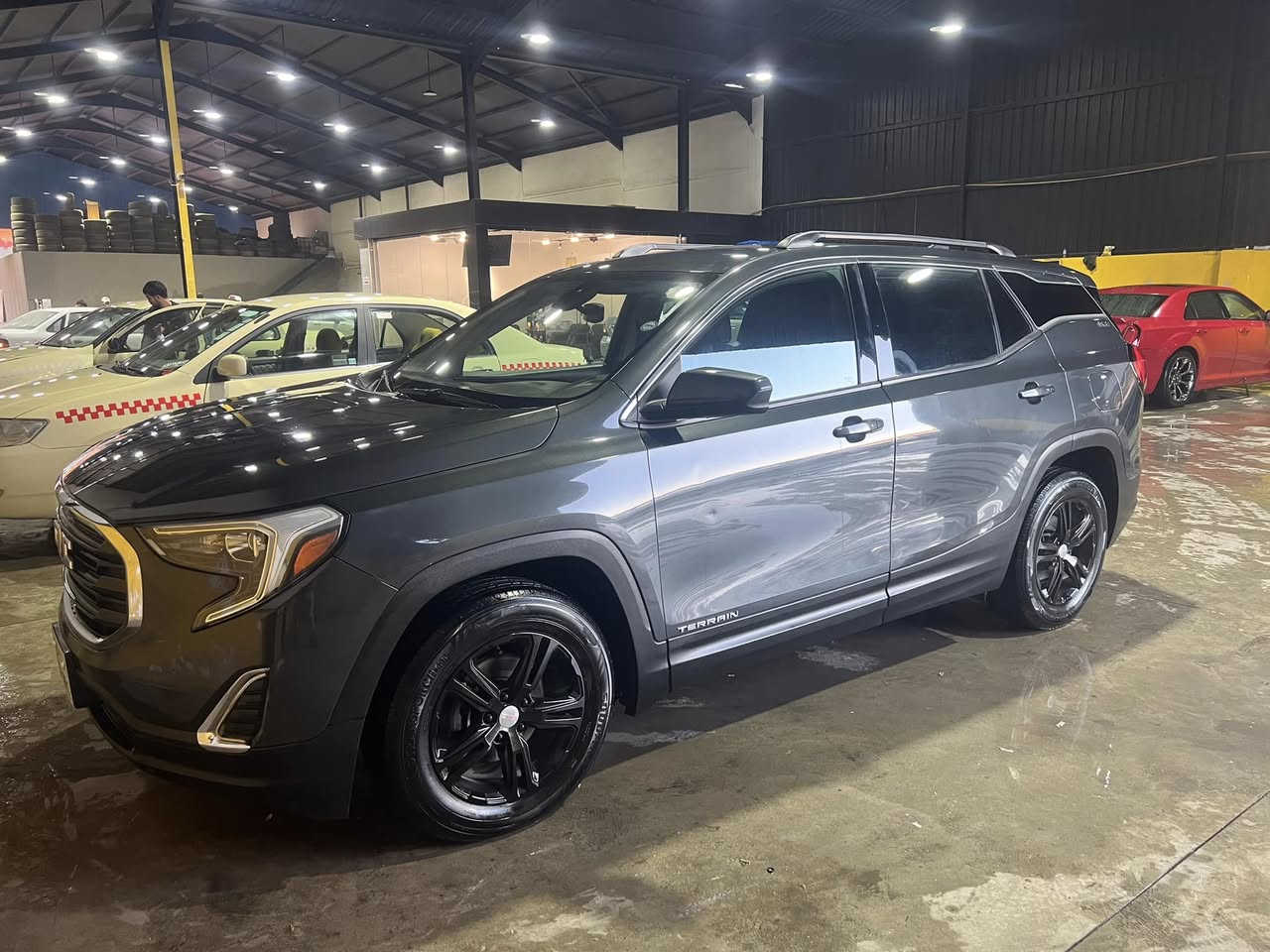 جمسي تيران بدون صبغ بدون دواخل بدون حادث كلين سياره ماشيه ١٣٢ الف كيلو مكان اربيل ***********
