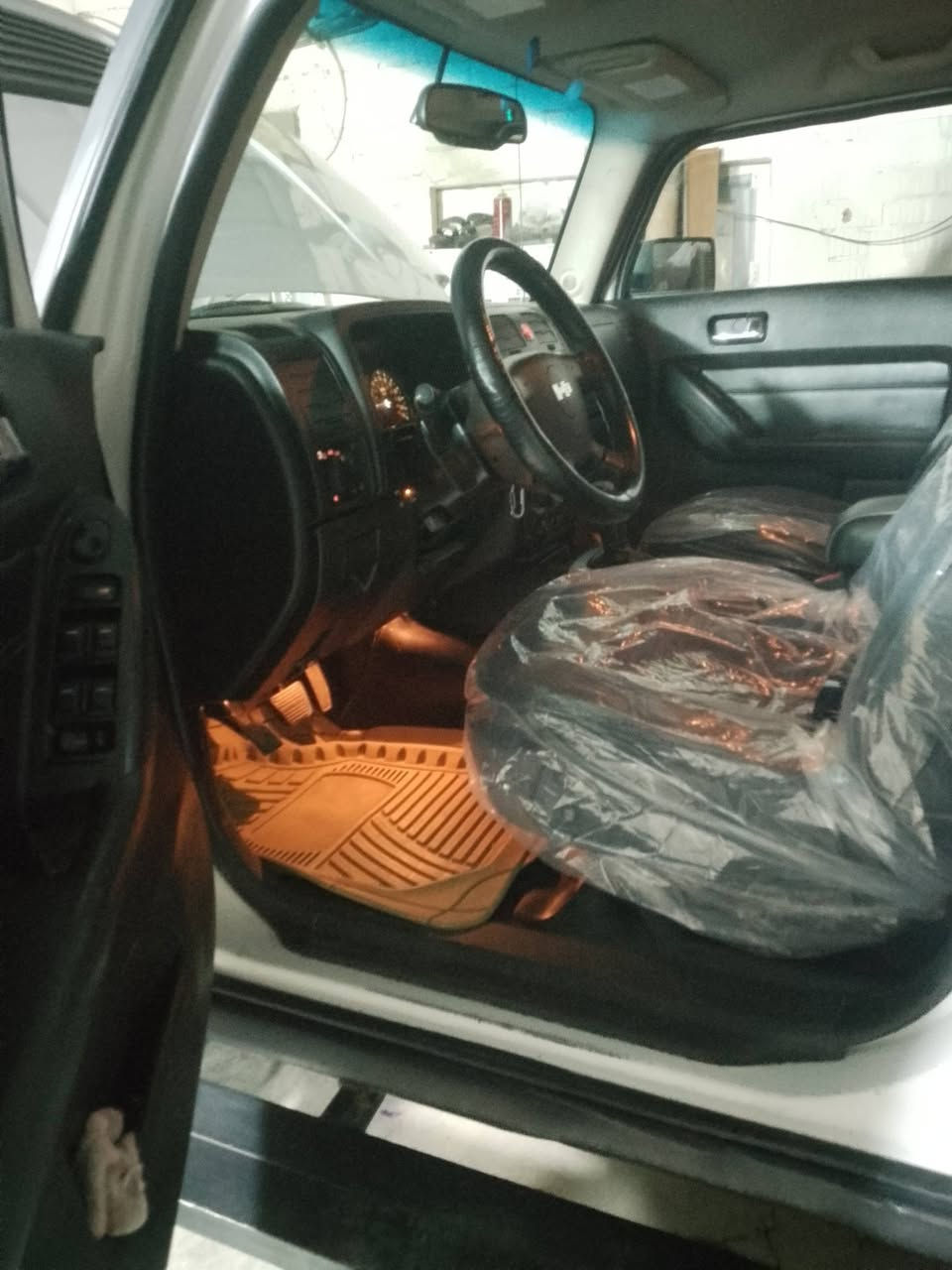 الصورة تحكم همر 2008 كلين بسعر بيع مستعجل 100$ بدون حادث محرك 5سلندر بلادي الشراى يخابر ***********
