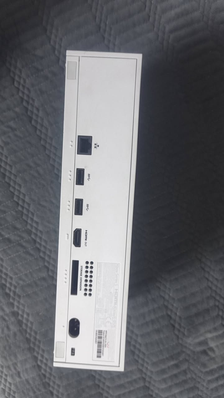 للبیع 
Xbox sries s 
512gb
النضافە ٪90 
سعر 420 بي مجال بسیط 
بیهە العاب
مثل 
efootboll 
stumble guas 
کل اشیائە بیلادي
***********
