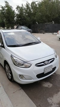 للبيع هونداي اكسنت خليجي موديل ٢٠١٣ بلو🍃 فول مواصفات محرك "1600" قطرتي...