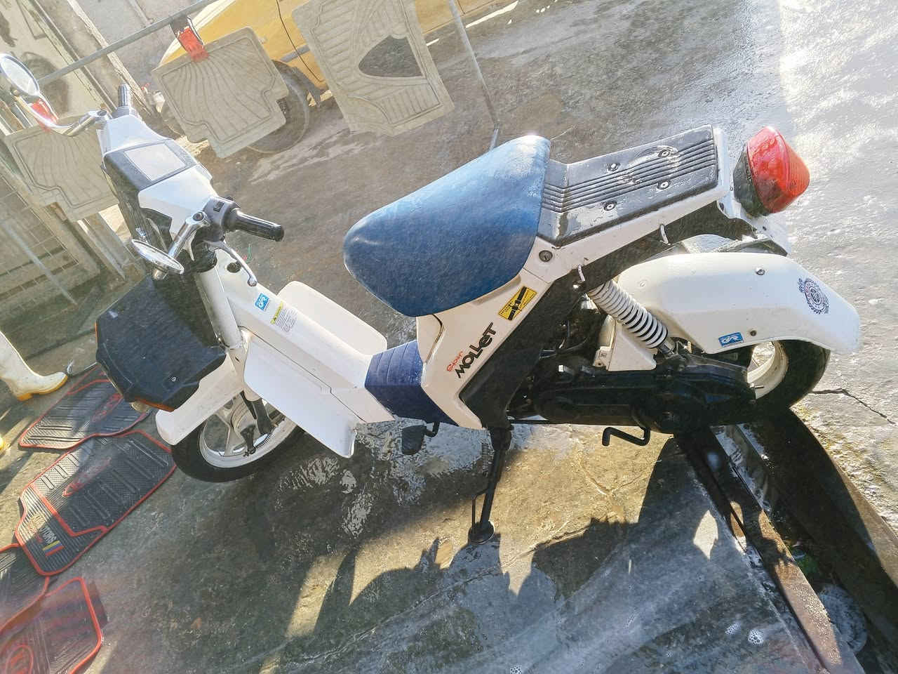 دراجه شغاله رايدله بس باتري اشاير لايت كهربائيات شغاله محرك شغال
تعتبر انتيكه السعر ٢٠٠ مكاني الحريه أو مراوس بكلاسك عبد الحليم 
مكاني الحريه 
***********
