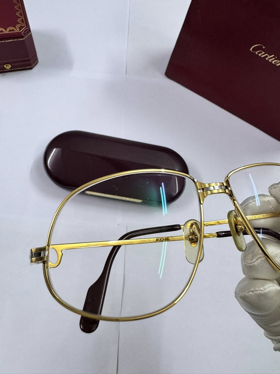 السلام عليكم 
نظارات كارتير بانثير (Cartier Panther)
من دار الأزياء الفرنسية الشهيرة (Cartier)
فرنسي أصلي 
تغليف ذهب سميك
عدسات طبية غير معروفة الدرجة
قياس 59/14
نظافة ممتازة
التواصل عالخاص


**إذا كنت صاحب هذا الإعلان وتريد حذفه لأي سبب، رجاءا أرسل رسالة إلى الدعم الفني**