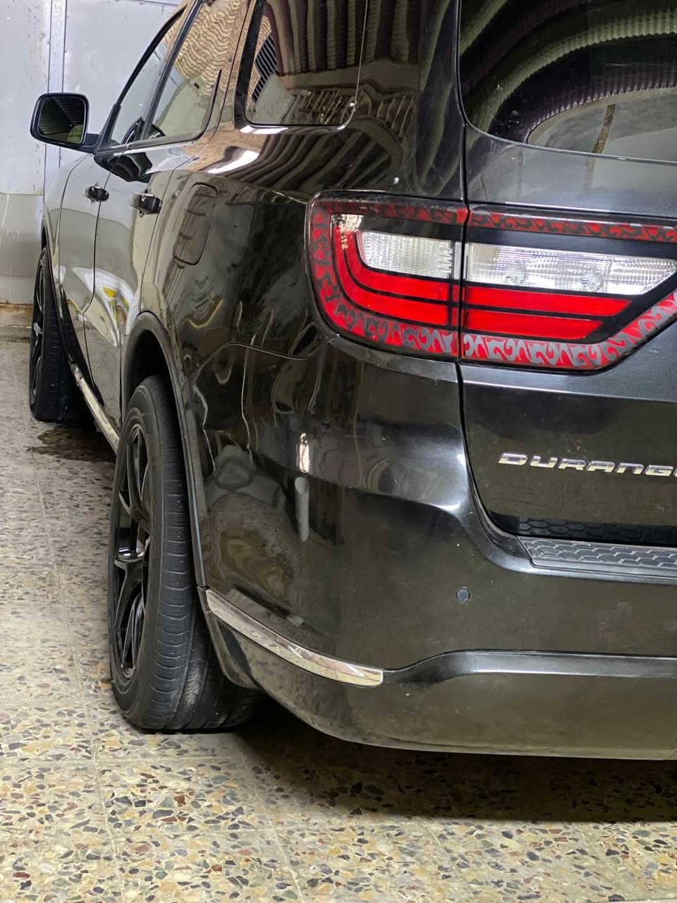 دوج دورنكو ٢٠١٤ داخله ٢٠٢٠ فولو مواصفات ما عدا الفتحه الون اسود حبه زيتوني رقم بغداد الجديد محرك ٦ سلندر 
السعر ١٨٥بيه مجال 
البيع مستعجل 
رقم صاحب السياره ***********
