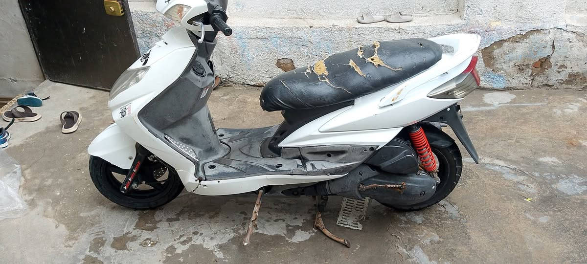 دراجة سكنس فحل دراجة حلو بغداد الشعلة 
مكينة مفتوح سعر 550 الكشن رادلة دوشهة


**إذا كنت صاحب هذا الإعلان وتريد حذفه لأي سبب، رجاءا أرسل رسالة إلى الدعم الفني**