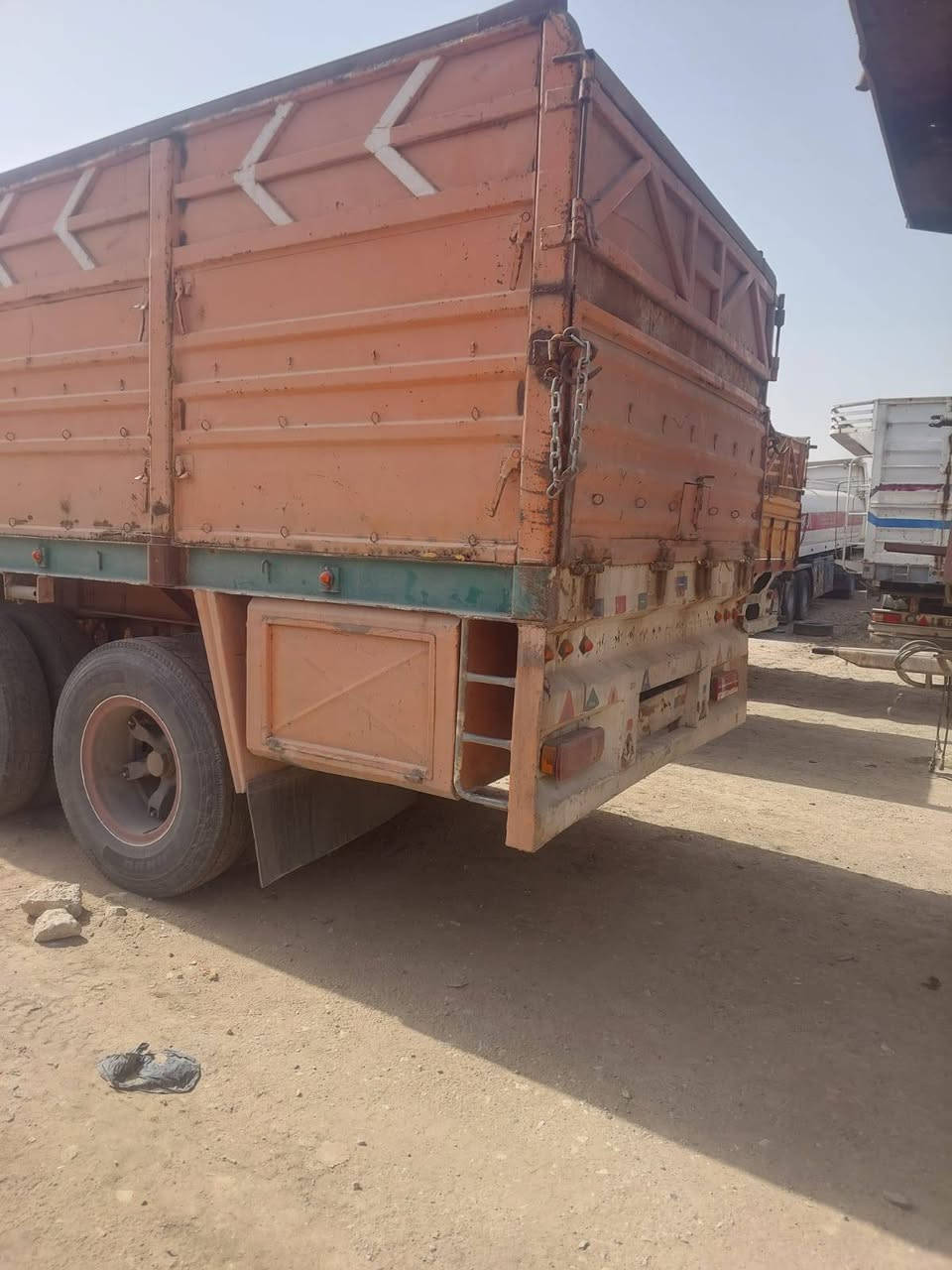 عربياين عدة اثنين اجناب شغالة براد 14شاصي مكفول تخم تاير وحدة وثانية نص عمر الطول 12وتص جهازة من ابريك كهرباية جهازة كبل للشغل السعر اتصال على الرقم ***********
