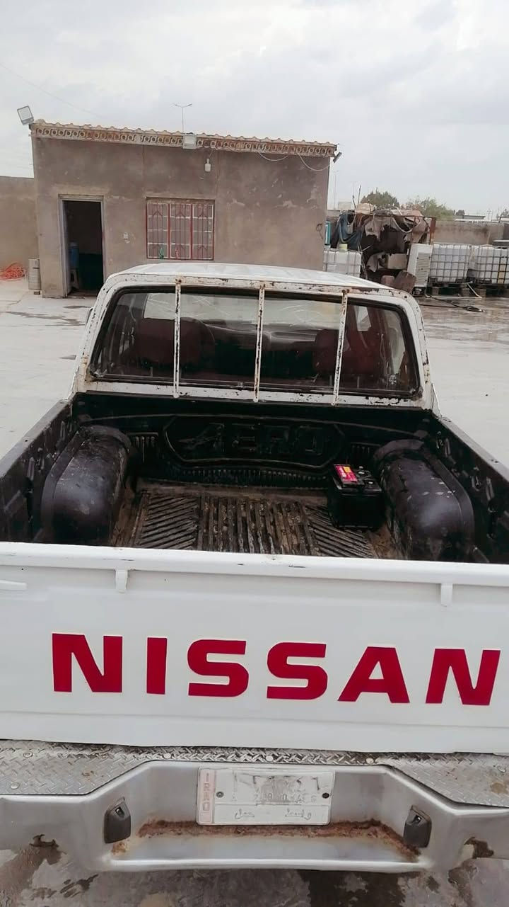 السلام عليكم سيارة نيسان دبل قمارة موديل 99 كير ومكينة وشاصي مكفولات رقم واسط تحويل  مباشر سيارة حلوة وجاهزة 
السعر 55 
للاستفسار الاتصال على الرقم التالي 
***********
