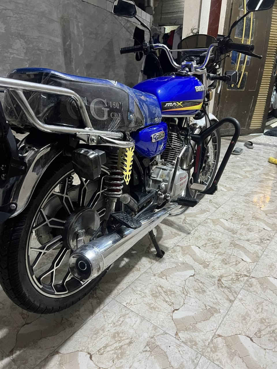 السلام عليكم سيفان موديل 24 محرك 150 كبس ممفتوح دراجه جاهزه من كلشي مابيه اي نقص السعر 750 وبيه مجال شي قليل العنوان الخالديه***********
