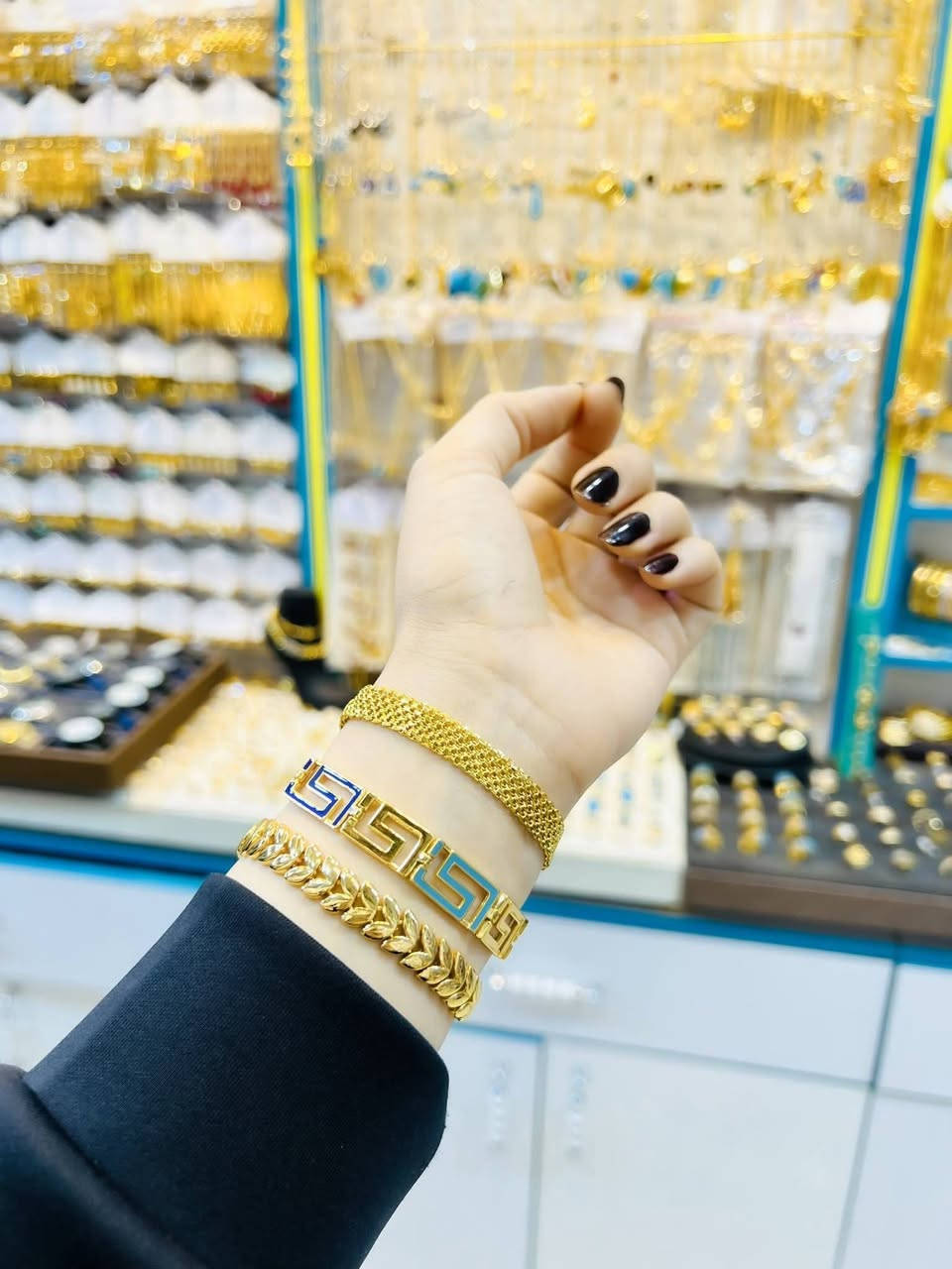 اسوارات سحب بدزاينات مختلفه واتجنن طلاء ثابت
للطلب راسلوني ماسنجر يوجد خدمة توصيل


**إذا كنت صاحب هذا الإعلان وتريد حذفه لأي سبب، رجاءا أرسل رسالة إلى الدعم الفني**