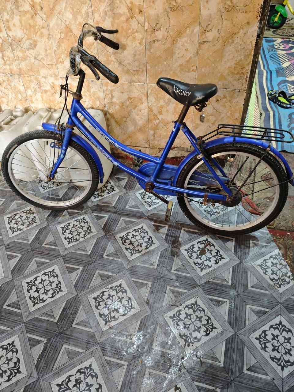 بايسكل بناتي حجم20 نظيف وكامل ملحقاتة بريكات قفل مال تاير سيباية كامل نظيف سعرة50 وبي مجال مكاني بغداد الشماعية رقمي ***********
