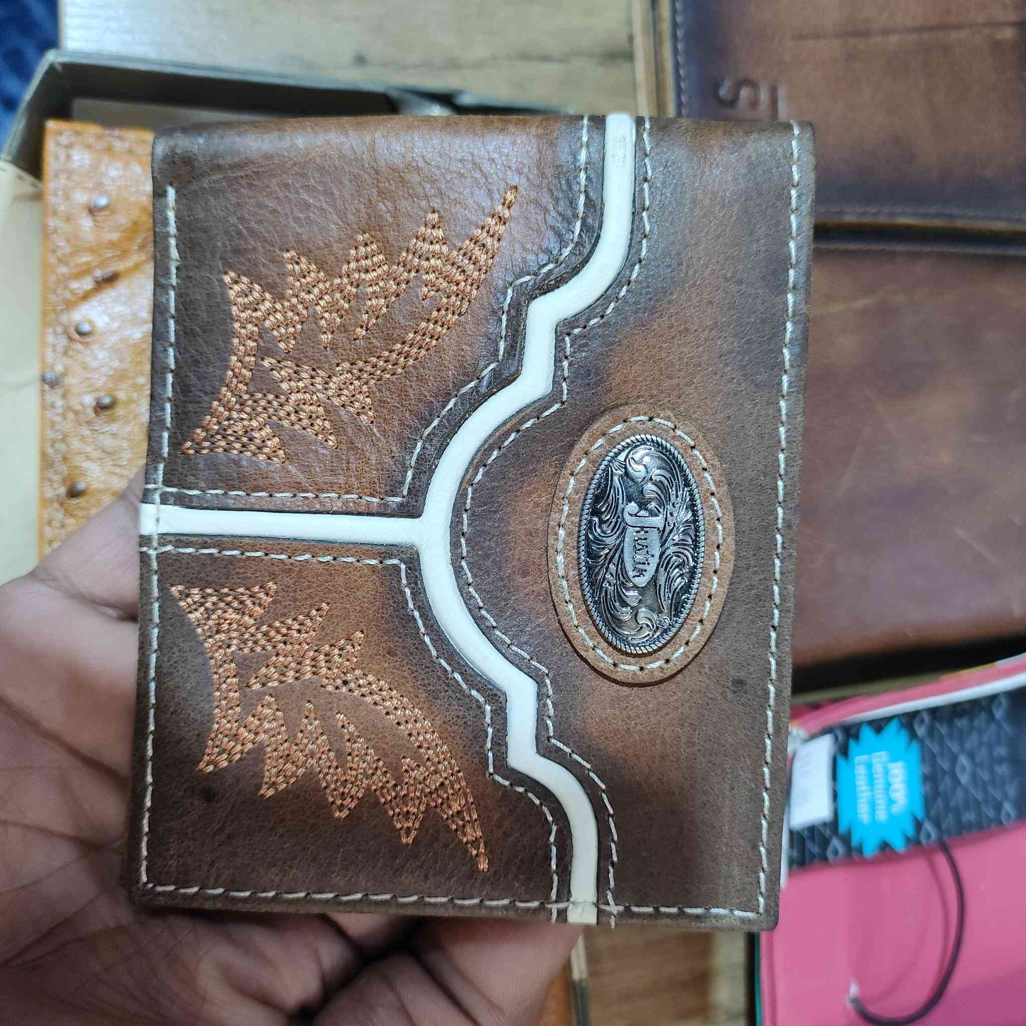 محفضات.مال باله غير مستخدم.  جلد طبيعي.  اصلي   سعر القطعه 15


**إذا كنت صاحب هذا الإعلان وتريد حذفه لأي سبب، رجاءا أرسل رسالة إلى الدعم الفني**