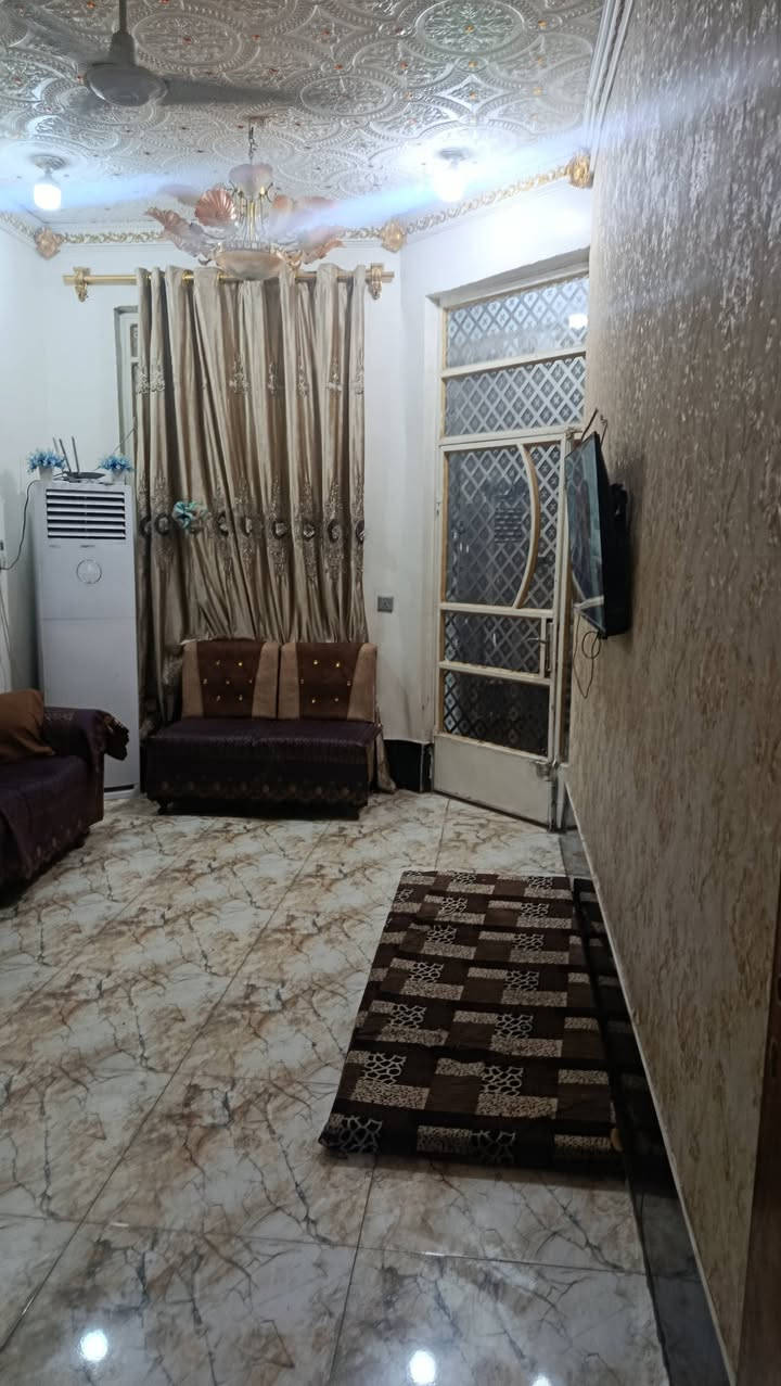 دار للبيع طابقين غرفه وصاله واستقبال ومطبخ وصحيات وغرفتين فوق وصحيات مساحه 115متر مكان حي صدام كيعان علي اسحاق السعر 85 وبي مجال والاتصال على هذا الرقم ***********
