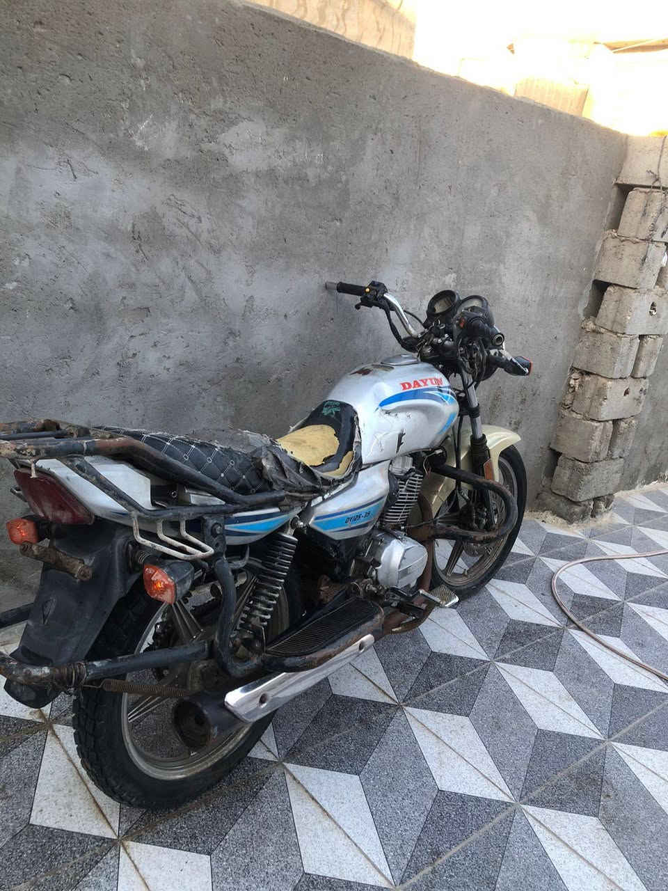 سلام عليكم دراجة دايوان موديل 2018 اوراق صوليه شغاله من كلشي كهربائيات كامله سلف هندر سعر 400 عنوان حله بكرلي رقم ‏‪0781 798 6880‬‏
