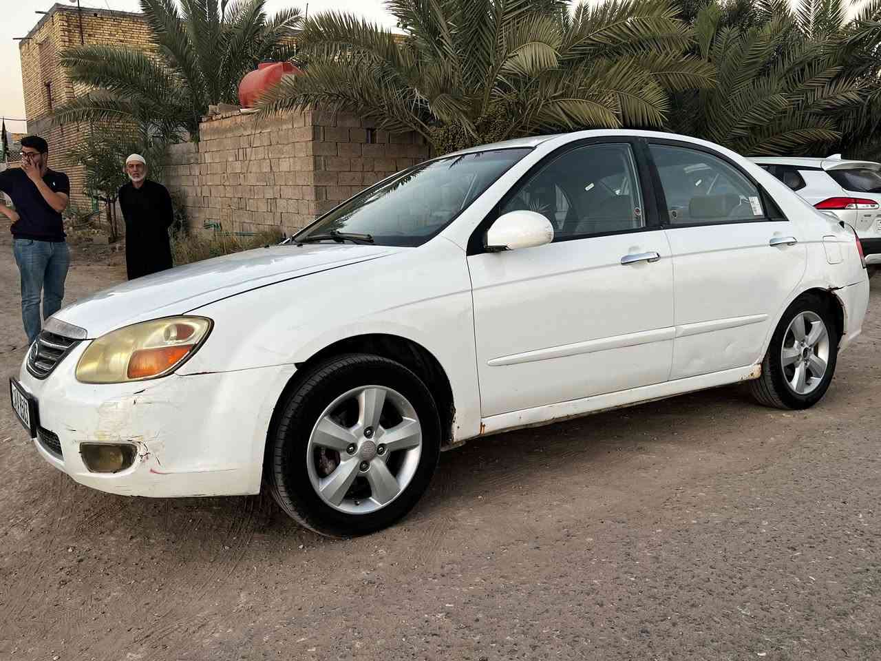 السلام عليكم
كيا سيراتو 2009 محرك 1600 مفتوح رقم بصره مشروع وطني بأسمي سنويه لل31 والهزه للشهر ال10  كير 4 نمر مكفول السياره فول مواصفات فتحه سقف شاشه تبريد 5 ويل كب شاشه كبيره منضومه لايت زينون السياره احلى من الصور بيهه ضربه بالباب الخلفي عكس السايق ستوته ونص الدوسه مبدله وشبر بالبنيد  سونارهه مرفق عدا هذا السياره مكفوله وجاهزه

نواقص السياره تبريد مابيهه الفان شغال بس ماكو تبريد والمحرك مفتوح وبي صوت يمكن للرولات ماعرف بي والله وشويه منگده خياس موضح بالصور اخوان السعر 86 قابل للتفاوض والنواقص يوكعن من السعر الكلي والشراي بخدمته.
رقمي للتواصل *********** مكاني ناصريه الشطره
