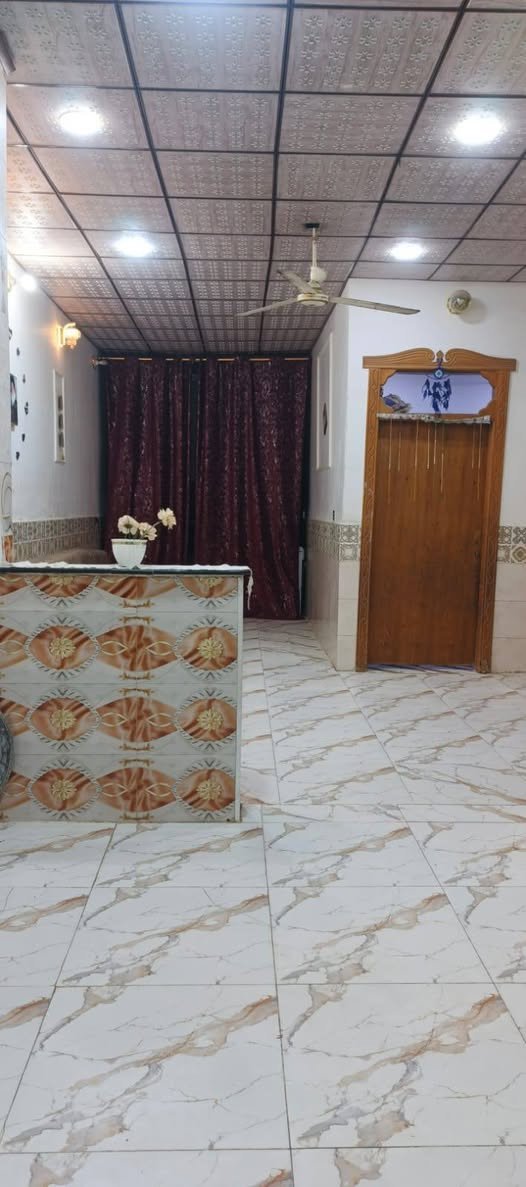 يا الله بيت للبيع 100م
سعر 35💵معه مجال 
بناء طابوك اس
خدمات كامله مدرسه اهليه او حكوميه العنوان نجف الاشرف مقابل جسرشهداء شارع الصب عمود 110
شارع تبليط
***********

