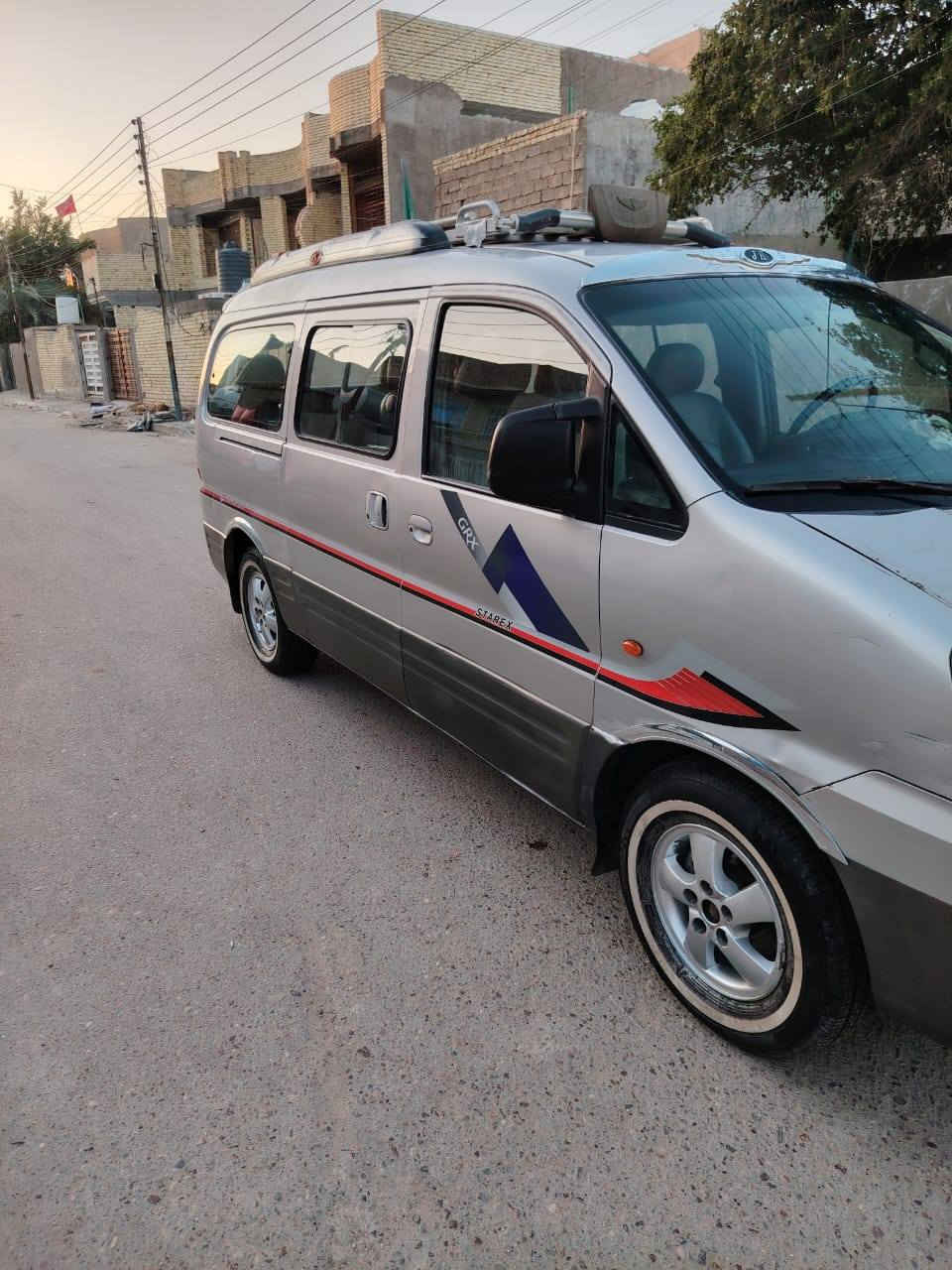 السلام عليكم للبيع ستاركس 2007 سيارة مكفولة كفالة عامه مكينه وكير كسن مكفولات تبريد شغال ثلج حداديه كلها جديده شواصي كلها جديدات مكان بغداد رقم ***********
