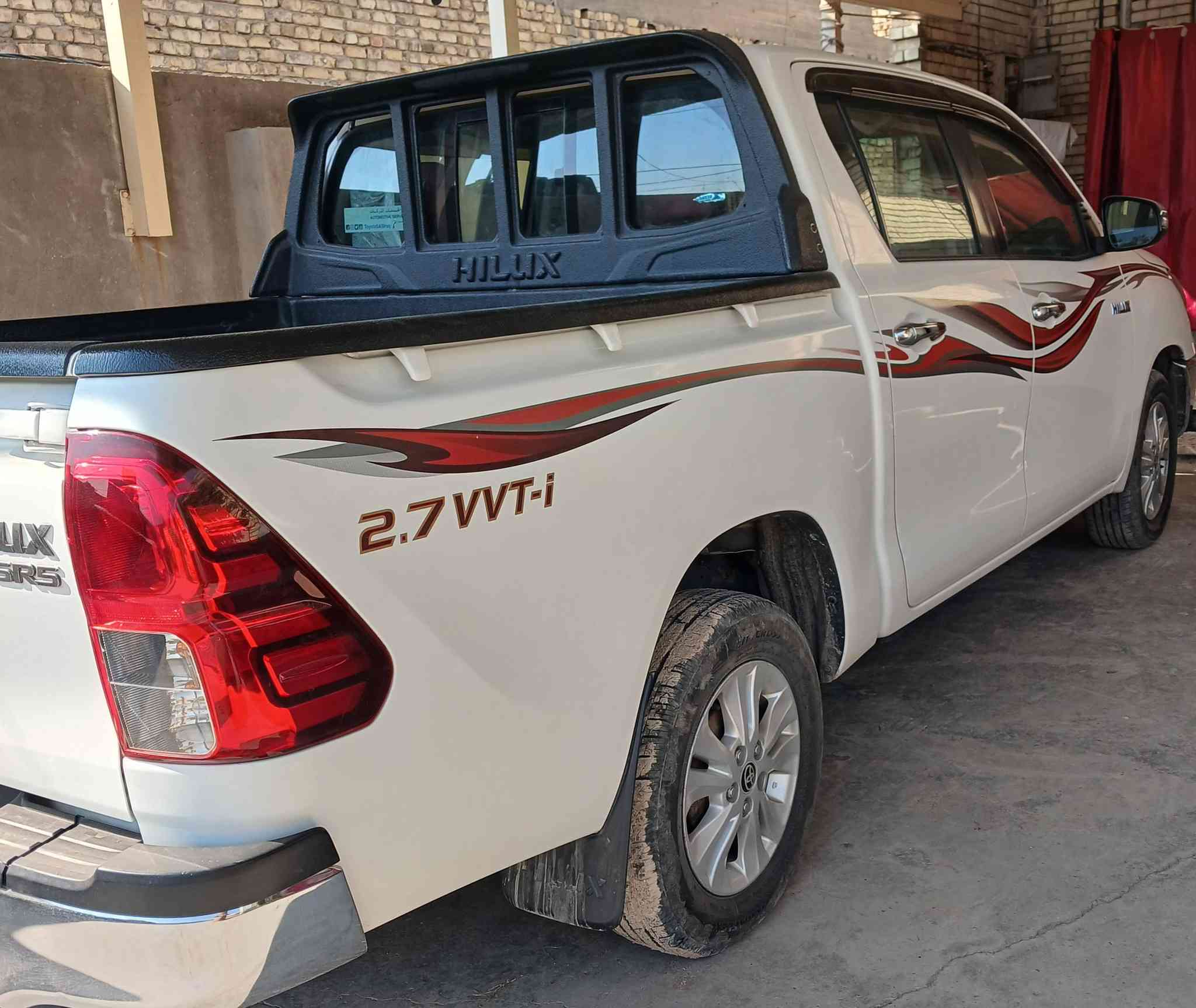 بيك اب هايلوكس ناصي شركة ساز معروف مواصفاته  رقم بغداد بأسمي مشروع وطني بارد قليل تجوة يد الباب خلف السائق السعر 《265 》 الشراي يتصل وانا خادم 
***********
