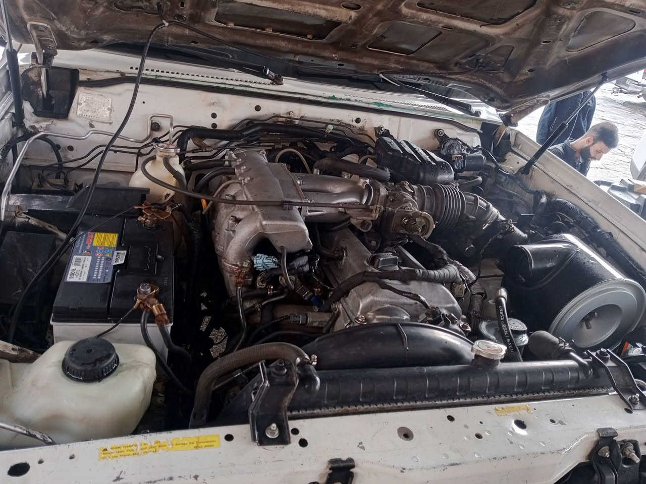 السلام عليكم نيسان باترول 2008 للبيع محرك كير خير من الله اوتوماتيك صدر امامي خلفي جديد تبريد تخم تاير جويتر باتري كله جديد ظفيره جوزات كلها تمام مزاد ديالى السياره حلوا داخلها مرتب عدادها يقرأ 200 السعر 92 الاتصال على الرقم *********** بغداد
