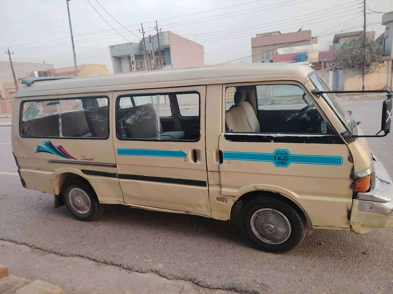 سلام عليكم كيا مازدا للبيع
14 نفر محرك 6 مال ملكه بانزين توماتيك 
سياره حلوه نضيفه تاخذها ماتصرف عليه 
سعر 25 بيها مجال مكاني الموصل ***********

