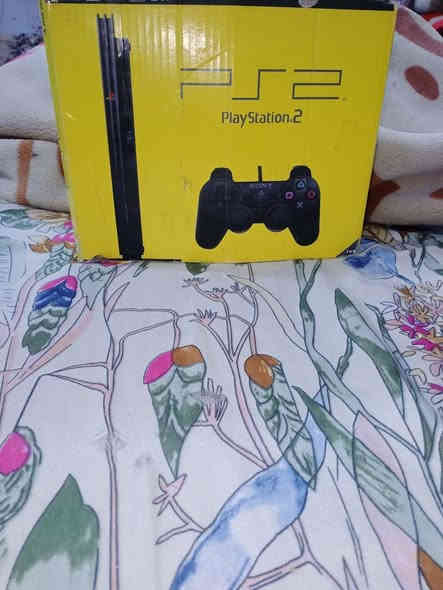 اسلام عليكم بلي 2 اخو الجديد صارلي شهر من اشتريته سلم
كامل الملحقات ويا 3يدات وفيش ومحوله وفلاش بي 30لعبه وثنين خزن كله نضيف السعر 60وبي مجال للطيبين للاستفسار ***********
