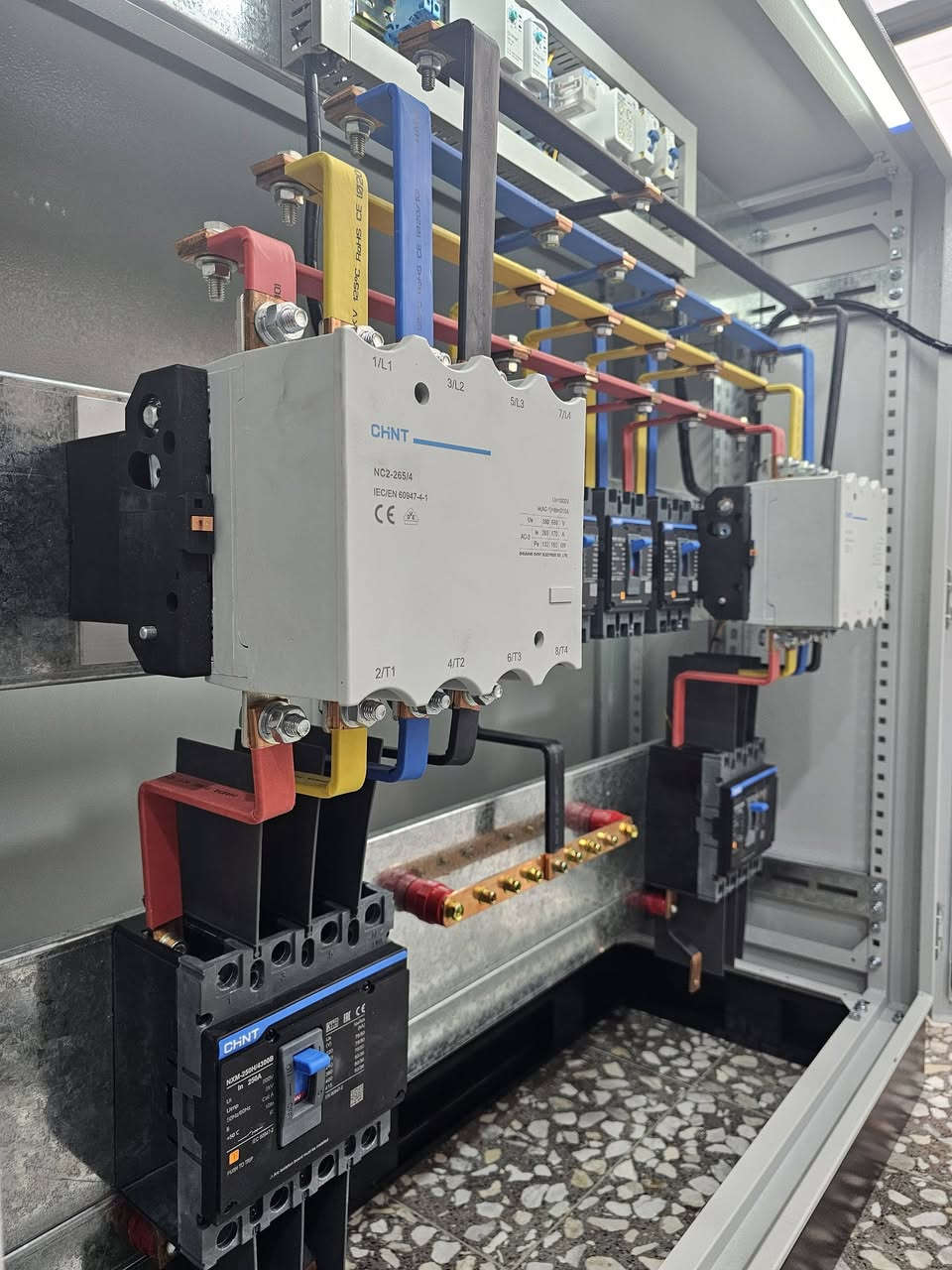 الى الاخ والصديق والرياضي المتميز ...الكابتن علي الزركاني 
 
اكمال لوحة سيطرة خطين 
بواقع 600 امبير 
نظام البارد المنفصل ...

بالتوفيق ان شاء الله لمدينتك الرياضية

القدرة للسيطرة الكهربائية  
***********
