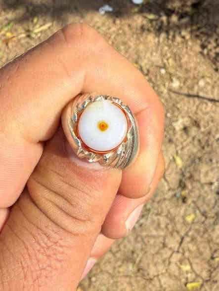 متاح 
خاتم :سليماني هندي عطف  
القياس :23
صياغة : فضه 925 ثقيلة 
رقم الهاتف :***********
يوجد خدمة توصيل لجميع المحافظات
