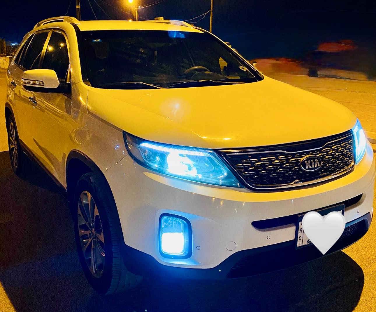 السلام عليكم سورنتو خليجي موديل 2014
موصفاتهة
بردات خلفية 
اشاير مري ومري شفط 
سبعة راكب
ثلاث قطع تبريد
لايت زينون 
حساس امامي وخلفي 
تحكم ستيرن جهتين 
محرك 4سلندر طابوكه جديده صارلي سبوعين شادها 
كير على وضع شركة كفالة من فتح 
ماشية 140
سياره عليها ادامة كامله 
تخم تاير جديد 
حداديه جديده 
عليها منضومه تبريد كامله جديده 
السيارة كفالة عامة فقط الجاملغ الخلفي شخطه باب صبغ
رقم السيارة واسط الدولي با اسمي  سنويه وهزه جديده سيارة على ايدي 
مكاني الكوت 
الاتصال :***********
