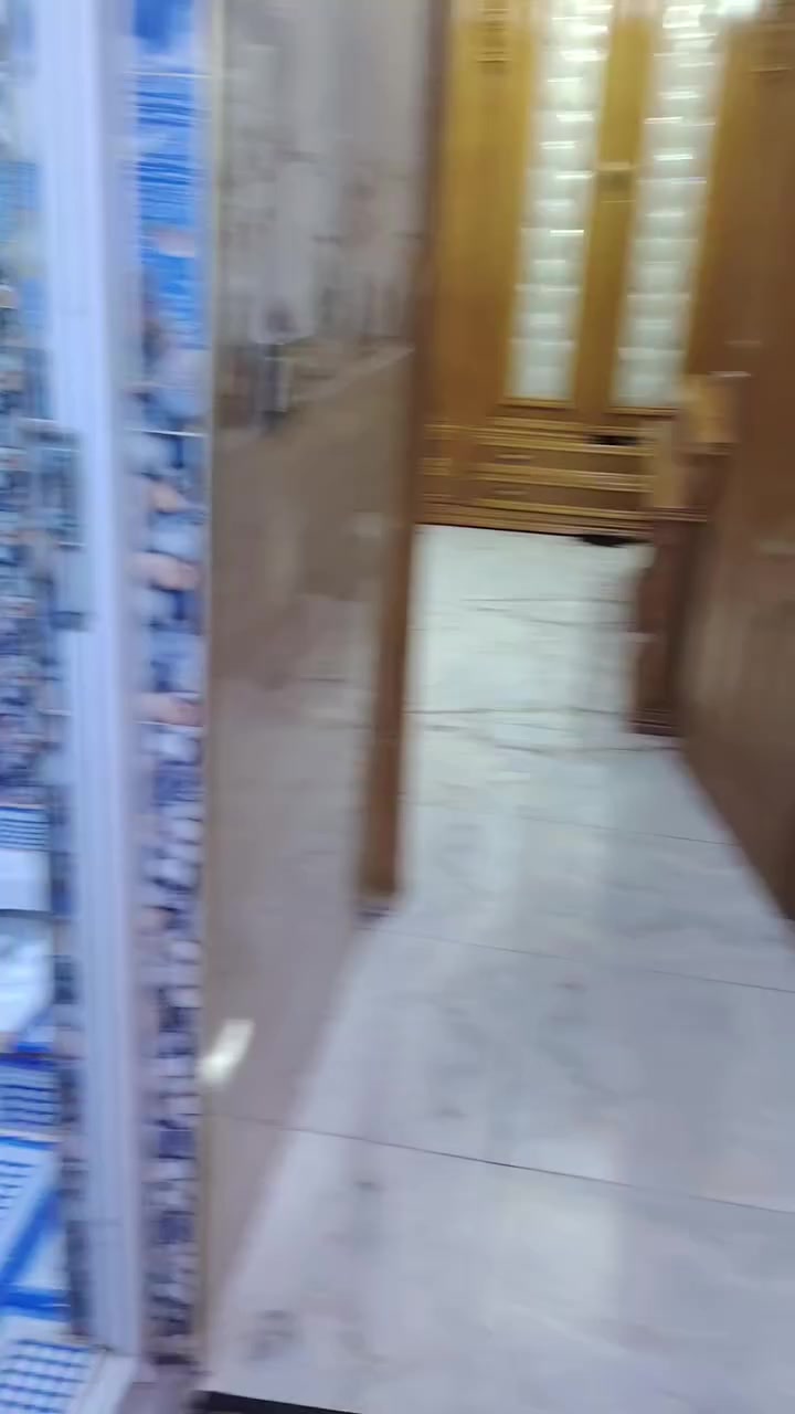 الدار للبيع مساحه 100متر النزال 20/الواجهة 5 ولاثاث هم للبيع العنوان السريدات قرب  ماركت الشام الشارع المقابيل اسواق الشام للستفسار ع رقم او خاص ***********
