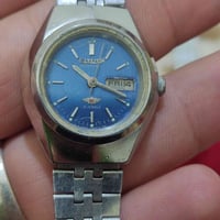 22ساعة نسائية للبيع نضافة تامة وكلة شغال اليوم وشهر لتواصل خاص او واتس...