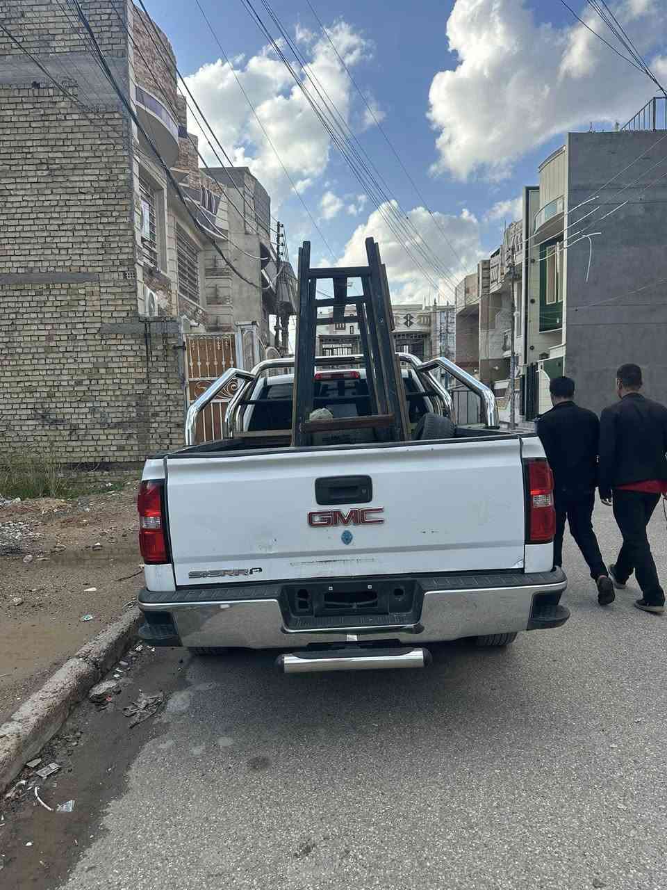 سلام عليكم سيرا 2018 تك
مكاني بغداد 

سعرهه 138 بيهه مجال 

مواصفات عاديه السياره 

مكينه كير اكسل كله جديد 

بيهه نواقص بسيطه 

حادث جاملغ خلفي 

*********** وتساب
