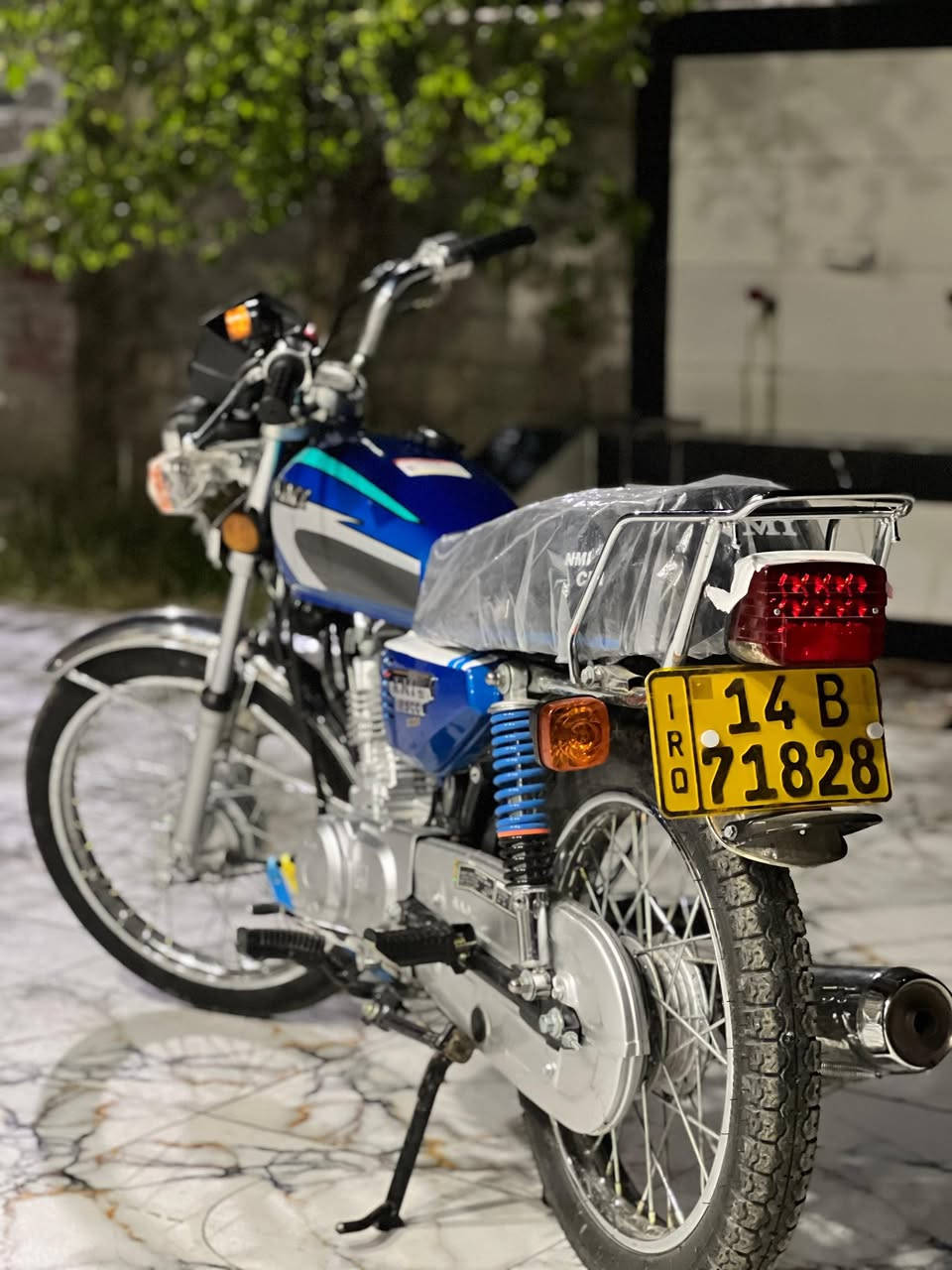 سلام عليكم نامه لبيع رقم وسنويه تنتهي ب2030جديده بمعانه الكلمه تعمير صارلها اقل من شهر كله جديد وغراض نامه اول تبديله دهن كلشي شغال مابيها اي نقص سعر مليونين مكان بصره قرنه رقم متواجد بس وتساب ***********
