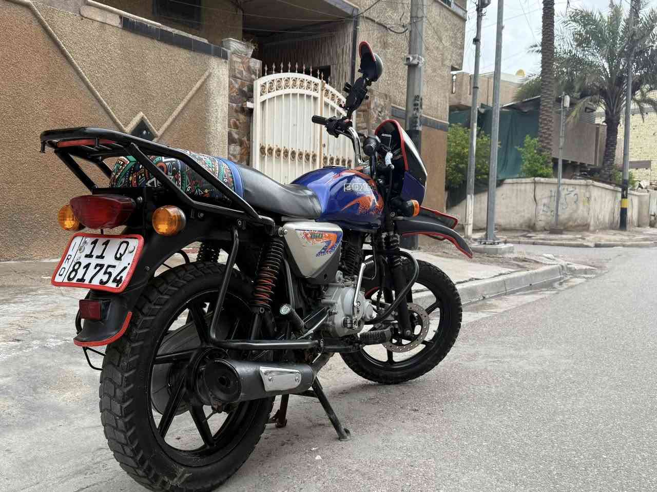 السلام عليكم بوكسر موديل 23 نزول بنهايه ل24 مرقم لوحات وسنويه إنكليزي باسمي تحويل ثاني يوم ماشيه 9 الالف حقيقي وقابل للزياده دراجه كفاله عامه مكاني الحريه الدولعي
***********
