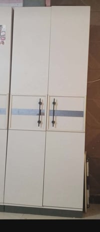 اريدا • خزانة