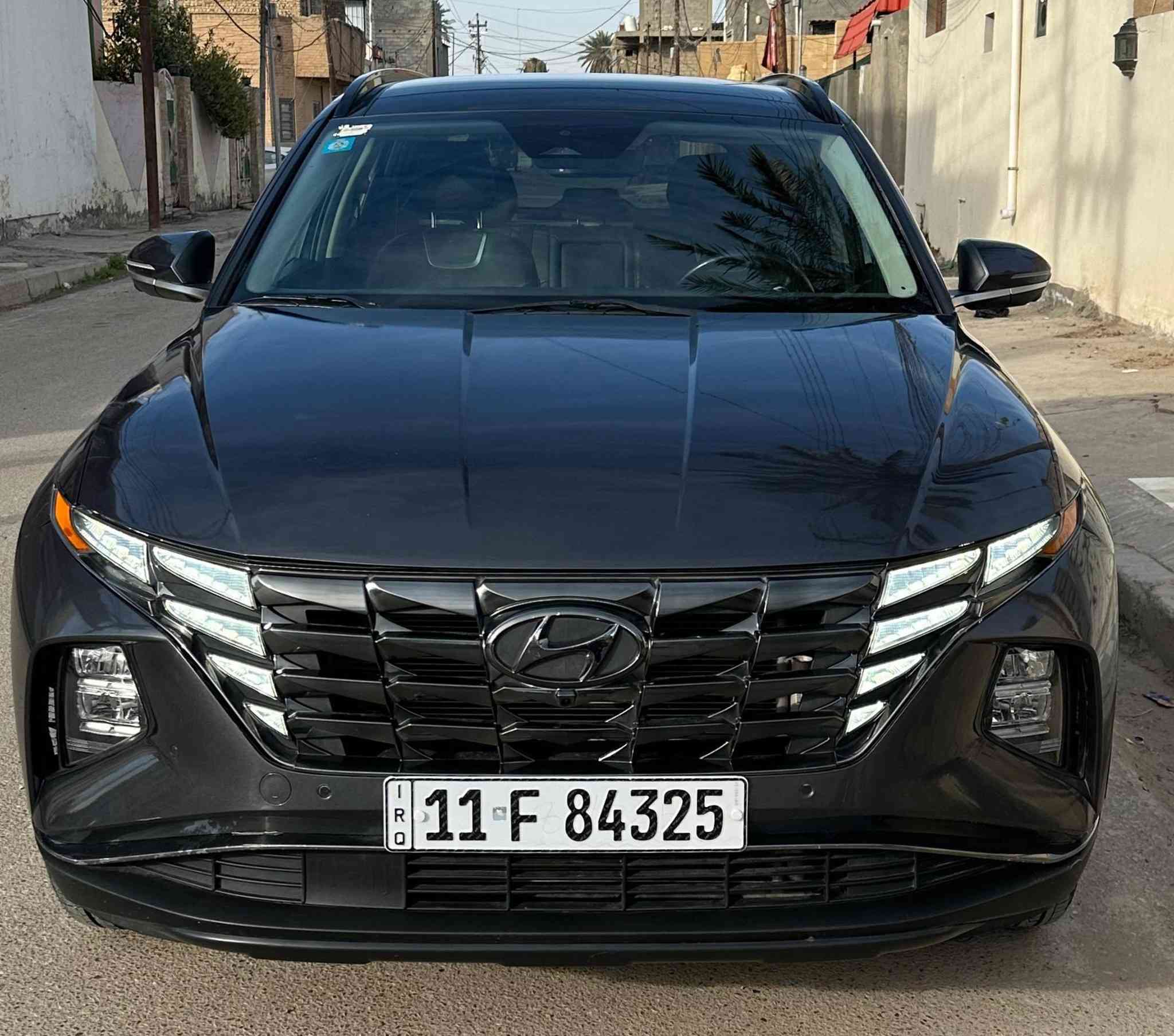 السلام عليكم  اتصل***********
هيونداي توسان لون فيراني موديل 2023 لمتد VIP وارد امريكي  محرك 2500 رقم بغداد سيارة رياضي
فووول مواصفات 6 كاميرات
        (.   40  الف.ميل ) 
الحادث كما موضح بصوره فقط :بنيد +جاملخ+باب السايق
بدون دواخل 

المواصفات:
- تتقدم وتترجع بالبصمه
- كاميرات محيطيه عدد 4
- كشنات جلد اسود
- كشنات اماميه كهرباء 
- كشنات اماميه تبريد وتدفئه
- كشنات خلفيه تدفئه
- خزن كشنات memory 
- تدفئة ستيرن
- حساسات اماميه
- حساسات خلفيه
- بصمه
- بانوراما
- تشغيل عن بعد 
- فور ويل 4X4 H-Trac
- لايتات زينون و LED
- رادارات جانبيه Blind Spots
- رادار امامي تحديد مسار ومانع تصادم
- سستم صوت BOSE
- شاحن واير لس
- شاشه كبيره
- دشبول ايباد
- قطعتين تبريد 
- ايقاف ذاتي اوتو ستوب
- اوتو هولد 
- نظام نزول منحدرات
