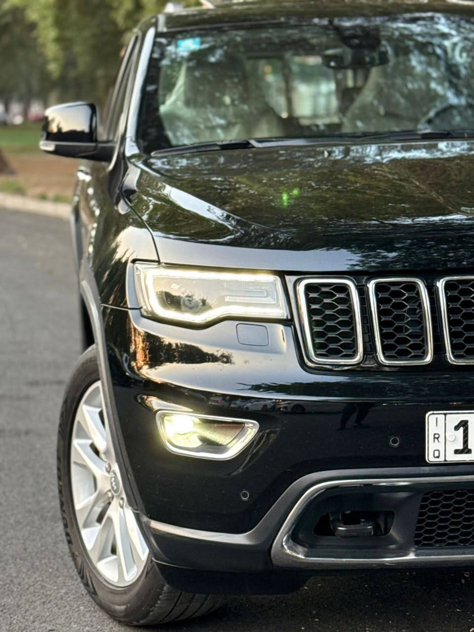 جيب 2017
خليجي مكفوله من الصبغ والتبديل 
رقم بغداد مشروع وطني 
مستخدم عداد 44 ميل 
مواصفات لمتد 
مكينه 3.6
بانوراما 
داخل بيجي 
بصمه تشغيل 
تشغيل عن بعد 
مقاعد الاماميه تدفئه + تبريد 
شاشه كبيره 
اريل نفكيتر 
كامره خلفيه 
مقعد الاماميي كهرباء 
فور ويل 
لايت زنون 
حساس امامي 
حساس خلفي 
تحكم ستيرن 
تبريد قطعتين 

السعر 25 الف 

العنوان الكاظمية

*********** متواجد واتساب
