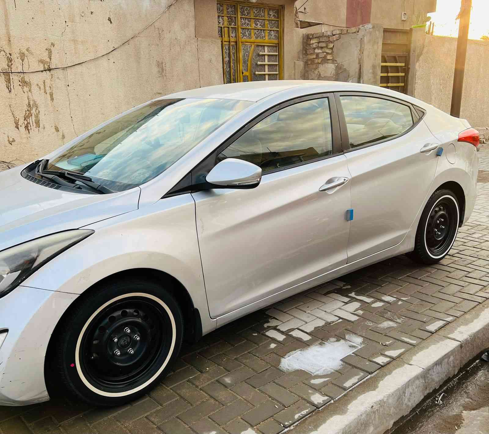 النترا موديل 2016 خليجي لون رصاصي نظيفه
كامله مواصفات
مكان بغداد الشعب
***********
